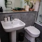 Luxury Centre 2 Bed In Centre * 利兹