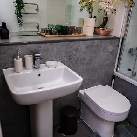 Luxury Centre 2 Bed In Centre * Leeds (West Yorkshire)