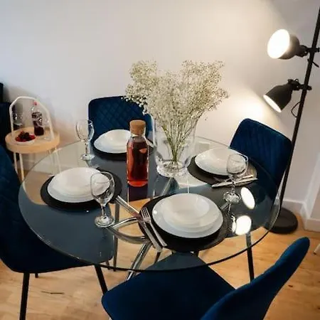 Centre 2 Bed In Leeds, Opposite Corn Exchange Leeds (West Yorkshire)