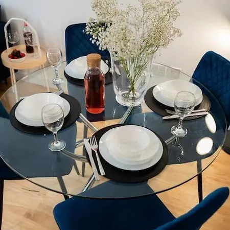 Luxury Centre 2 Bed In Centre *