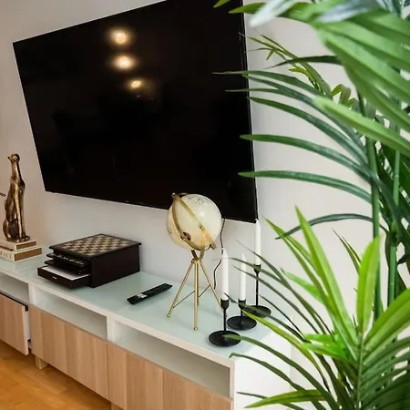 Centre 2 Bed In Leeds, Opposite Corn Exchange Leeds (West Yorkshire)