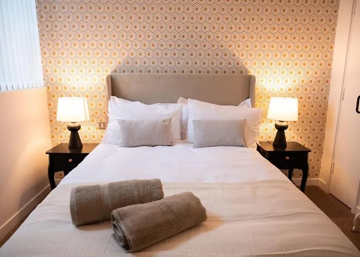 Modern Centre 2 Bed In Leeds, Opposite Corn Exchange *