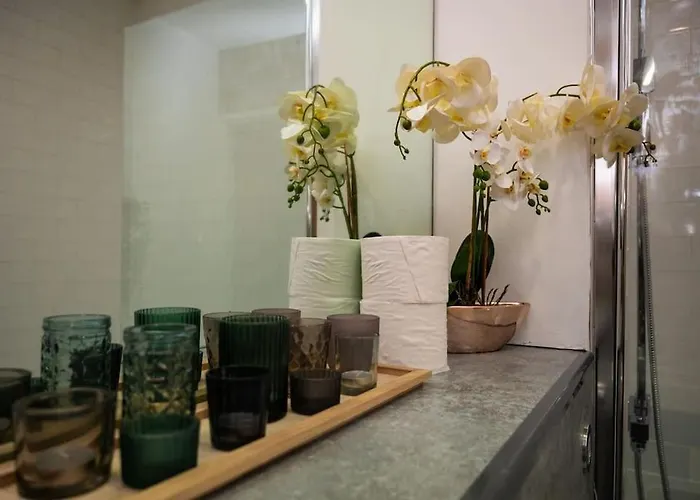 Modern Centre 2 Bed In Leeds, Opposite Corn Exchange