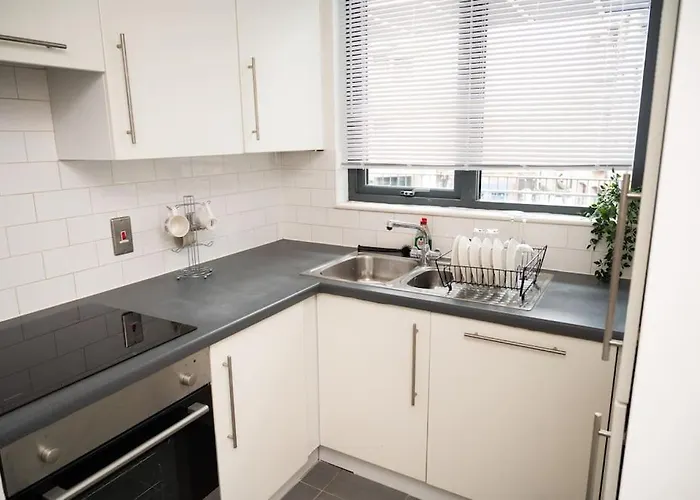 Modern Centre 2 Bed In Leeds, Opposite Corn Exchange